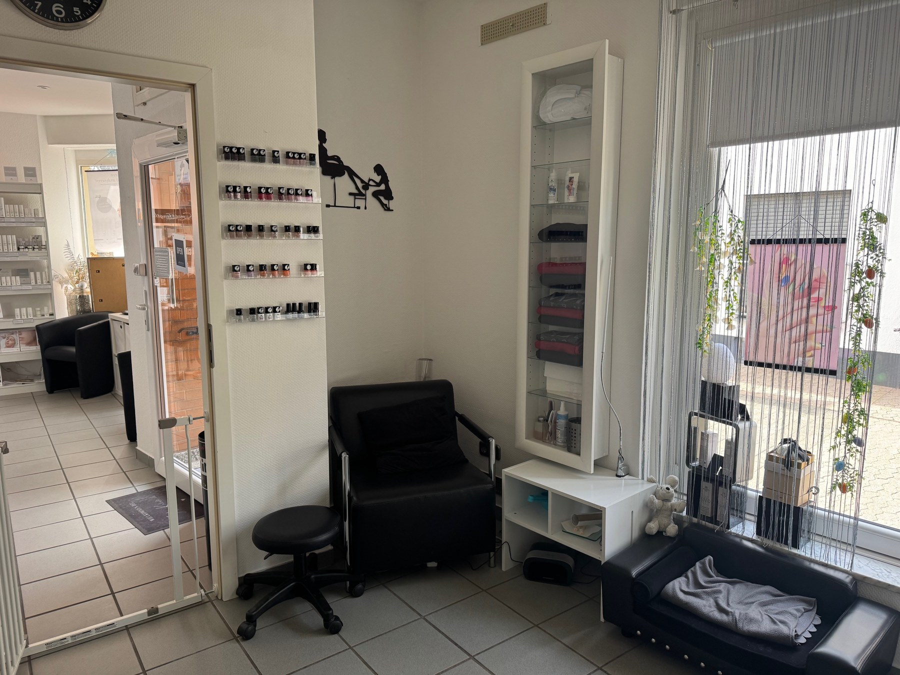 Nagelstudio Bereich im Salon Kamm In